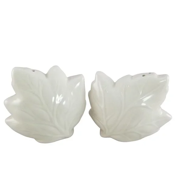 Vintage White Ceramic/ Pottery Maple Leaf Shaped Salt & Pepper Shakers - Picture 5 of 5